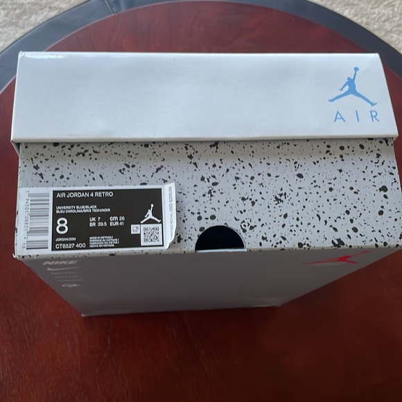 Air Jordan 4 Retro University Blue - Picture 9 of 10